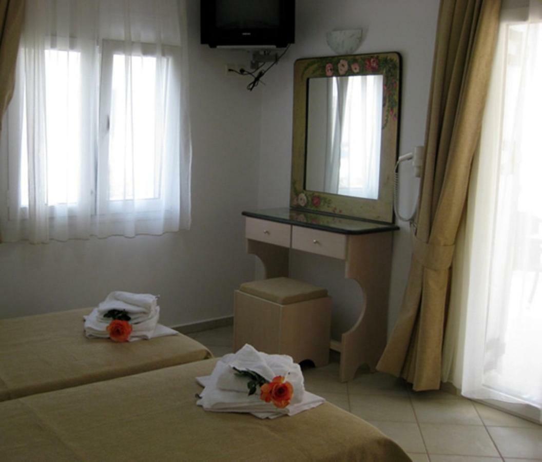 Manto Studios Palaiochora Room photo